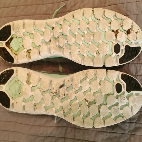 Nike running shoes - Picture 3 of 6